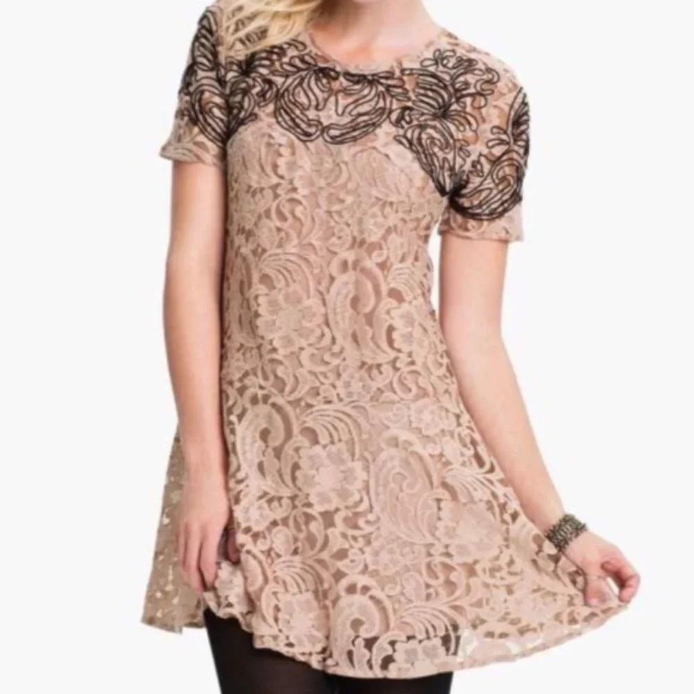 FREE PEOPLE Beautiful Dreamer Cream Floral Lace Black Boho Embroidered Dresss